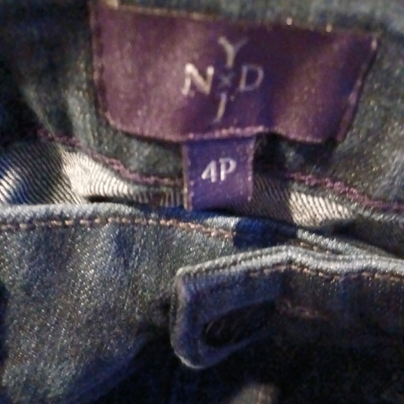 NYDJ. Not Your Daughters Jeans. Size 4P.  (28X28) - Picture 11 of 13